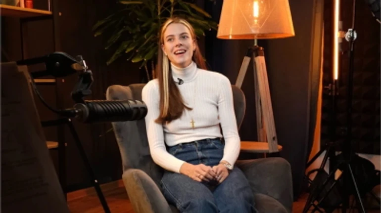 День с Ярославой Магучих в Днепре. Любимый парк, встреча со школьниками и тренировки в родной школе