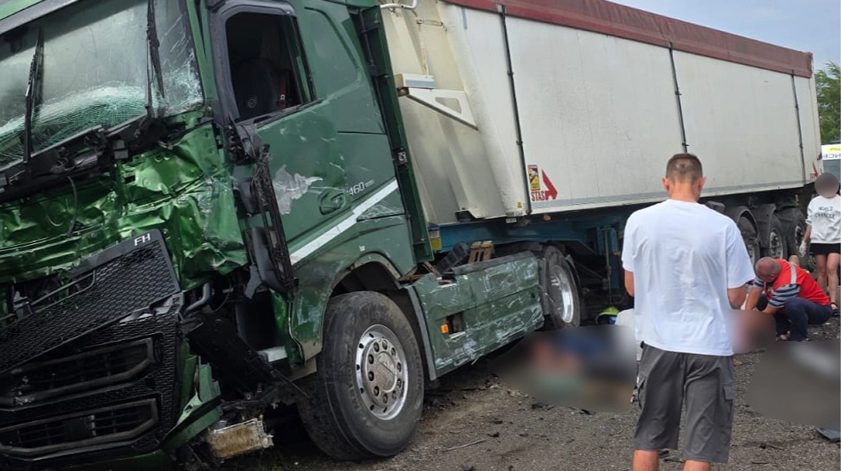 Автобус зіткнувся з вантажівкою на Миколаївщині: 9 загиблих
