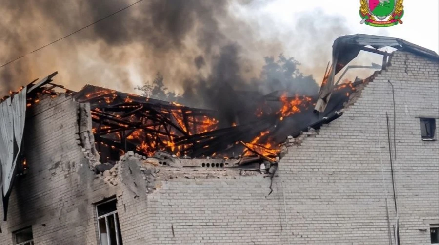 Russians strike business centre in Kharkiv Oblast twice: 10 injured, fire breaks out – photos