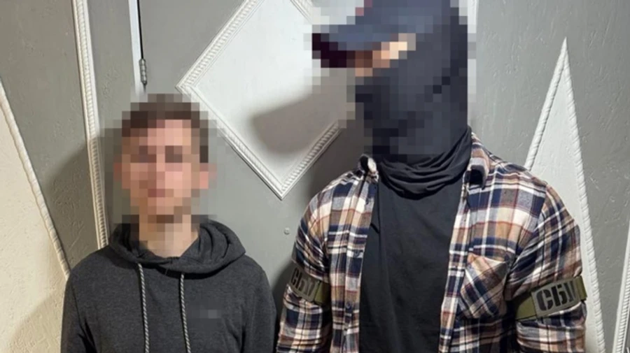 Правоохранители разоблачили 6 поджигателей авто военных и объектов Укрзализныци: самому молодому 13 лет