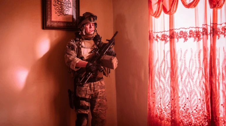 Рутина на грани жизни и смерти. Рецензия на фильм Война Алекса Гарленда