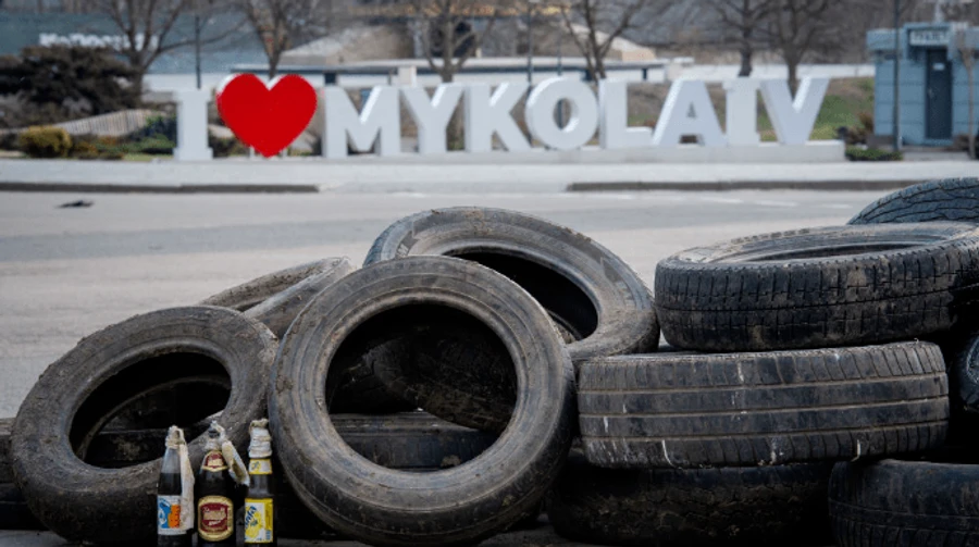 Росіяни двічі обстріляли Миколаїв, пошкоджені будинки та магазини