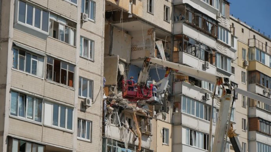 Вибух на Позняках: в сусідньому будинку досі не провели експертизи, мешканці бояться йти додому