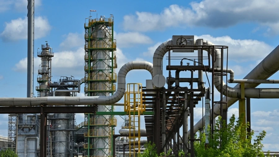 Drone attack partially stops Druzhba pipeline: Moscow vows to resume oil supplies to Hungary soon