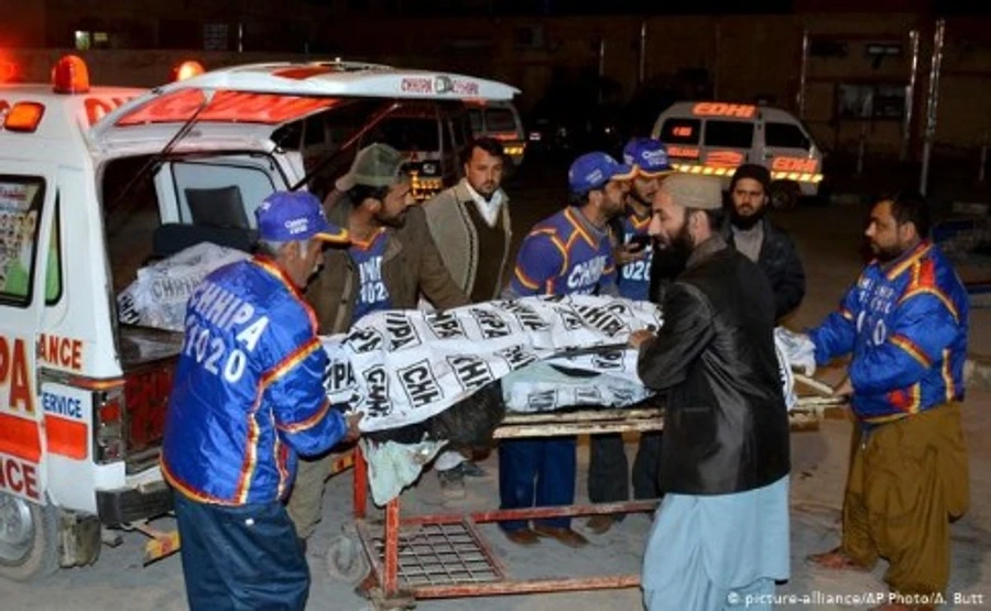 Теракт в Пакистане: 15 погибших и 19 раненых