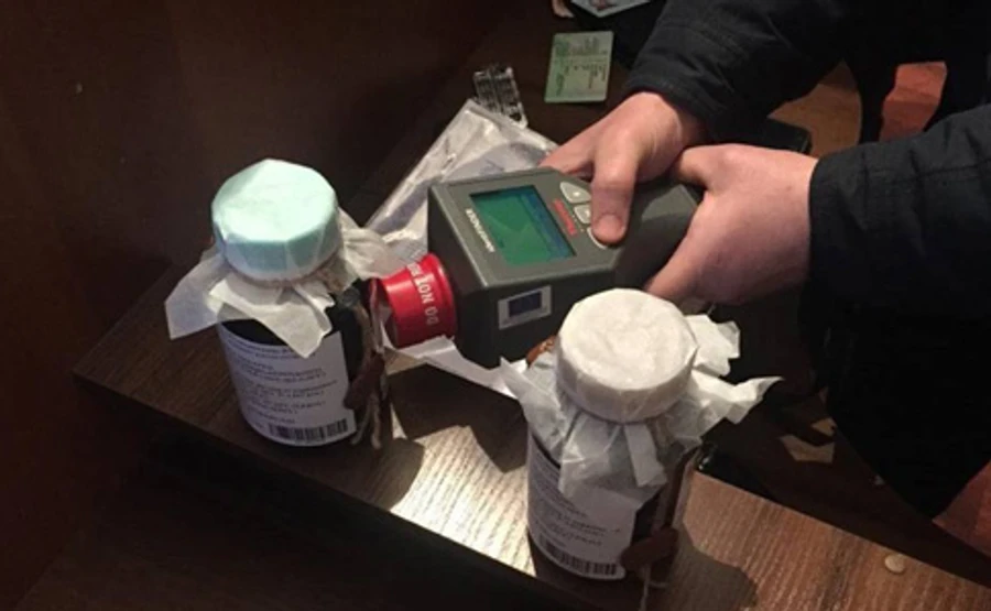 У Києві затримали чоловіків, які продавали червону ртуть за чверть мільйона євро