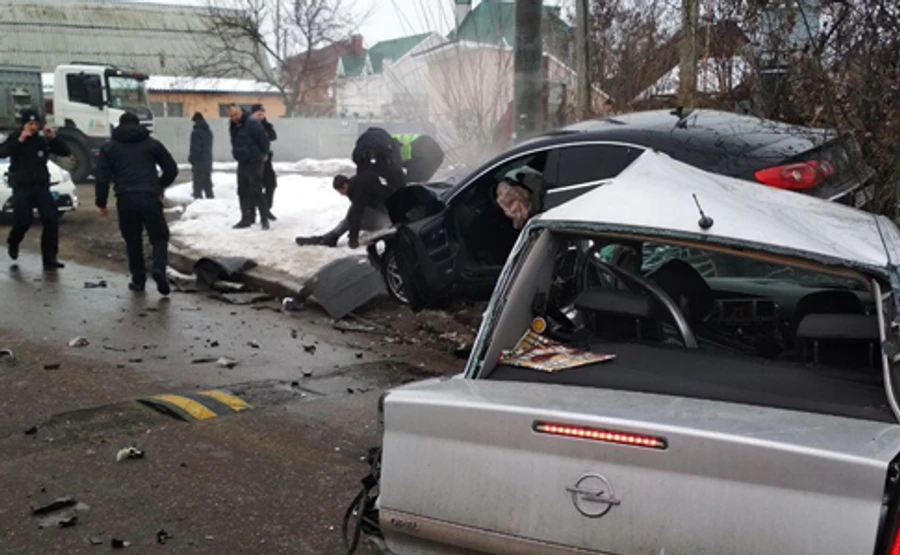 Під Києвом грузин на авто з гранатами тікав від поліції і влетів в Opel: загинув водій