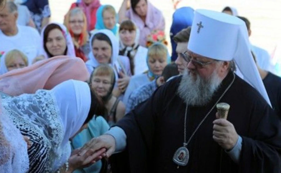 Митрополита УПЦ МП не пустили через лінію розмежування, в церкві обурені