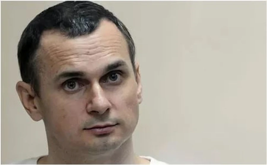 Сестра Сенцова рассказала, что его ежедневно посещает врач, состояние стабильное