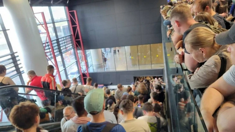 Ukrainian drone attacks cause chaos at Russian airports, 120 drones claimed downed – photo