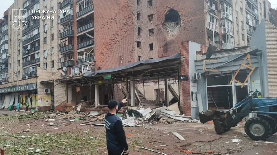 Russians hit apartment building in Sloviansk: six injured