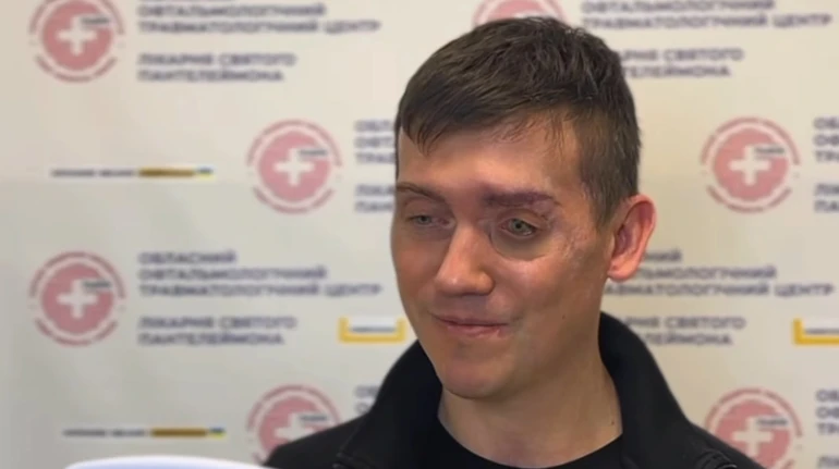 Вдалося відтворити обличчя: волонтеру відновили око за допомогою протеза-накладки