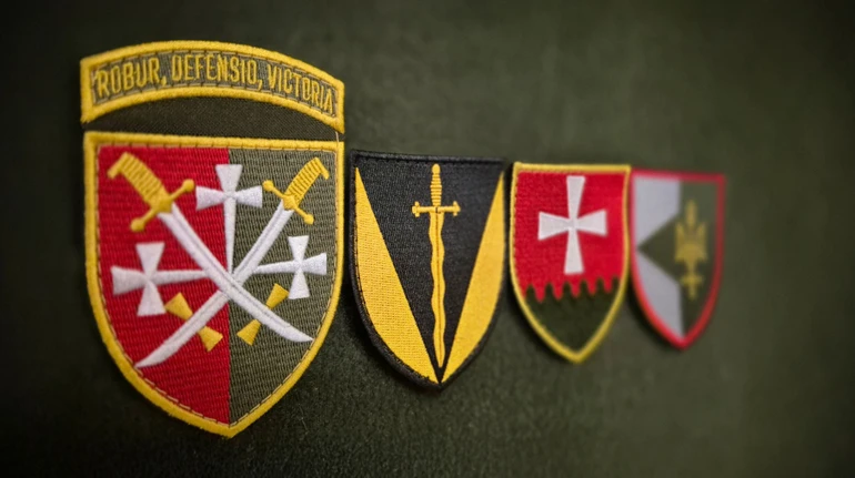 Втратив колекцію шевронів, бо мусив виїжджати: історія підлітка з прифронту, що зворушила військових