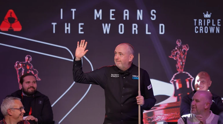 Триразовий чемпіон світу виходить на матч під пісню про вбивство дівчини. Для його країни це аналог Червоної рути