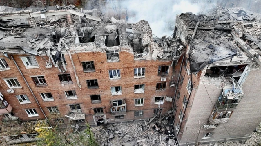 Russian ballistic missile hits Ukrainian city of Kryvyi Rih: number of injured rises to 14, woman and 3 kids may be trapped under rubble – photos, videos