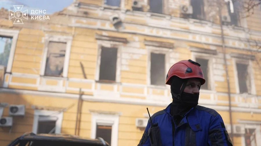 The Guardian пишет, что дипломаты разрабатывают планы переноса посольств из Киева на случай атак РФ по ним