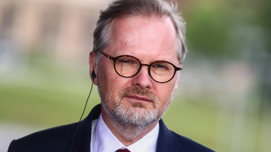 Премьер Чехии заподозрил Россию в попытке поджога автобусов в Праге