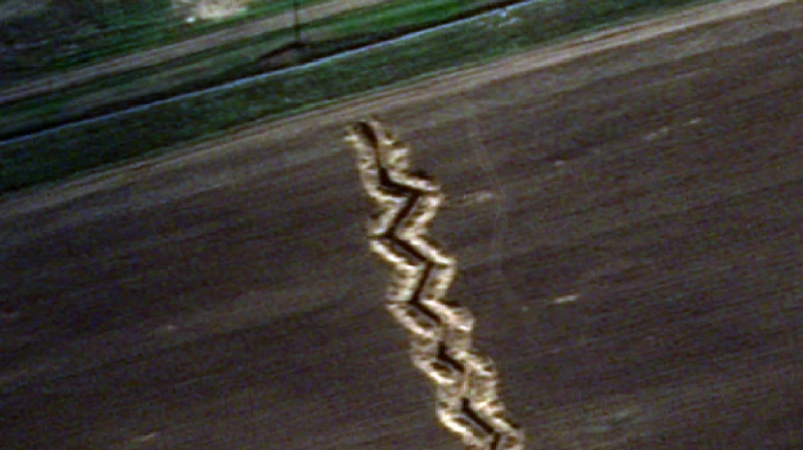 Россияне окапываются в Крыму и на Херсонщине: спутниковые снимки