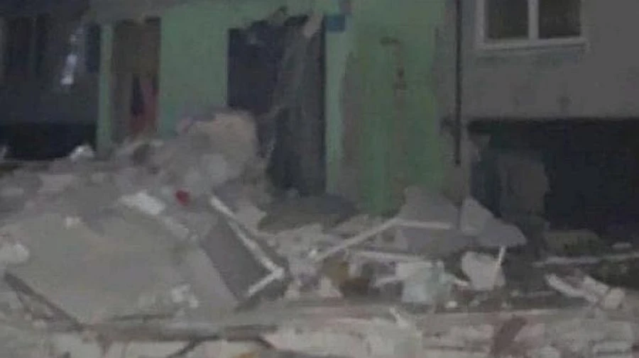 Russian troops shot a journalist in Kherson and striked an apartment building in Kharkiv