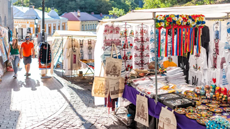 З Андріївського узвозу хочуть прибрати торговців сувенірами