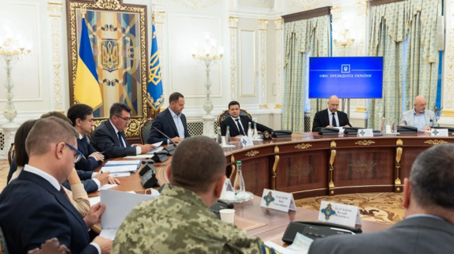 Стало известно, что планируется рассмотреть на предновогоднем СНБО