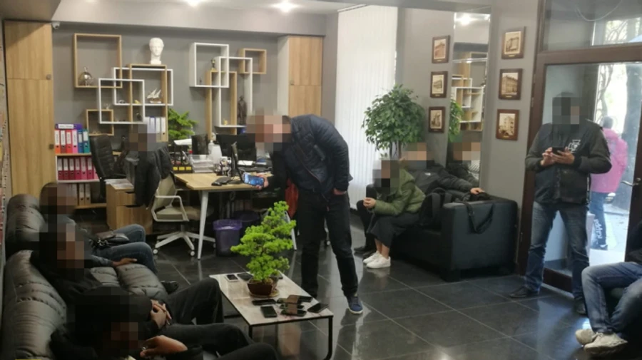 Более 3 тысяч нелегалов под видом студентов: СБУ разоблачила незаконную схему