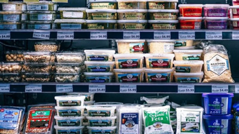 Те, кого нельзя называть: на что украинский бизнес переименовывает фету, коньяк и шампанское