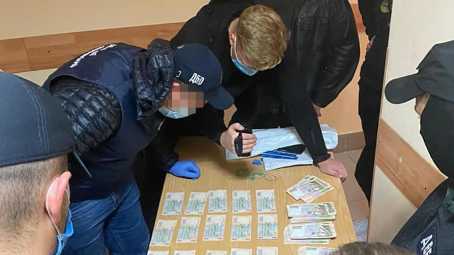 Начальник следственного отделения полиции требовал полумиллионную взятку