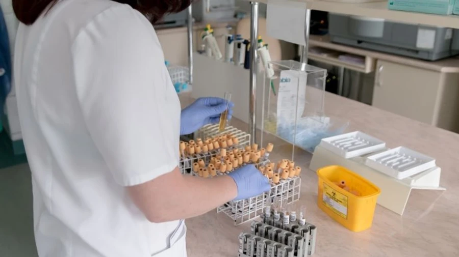 Через спалах COVID-19 закрили на карантин відділення у Волинській обллікарні