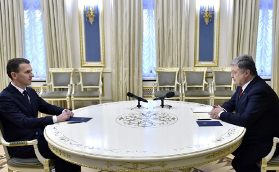 Труба: У Порошенка готують подання до КС, щоб відтяти голову ДБР