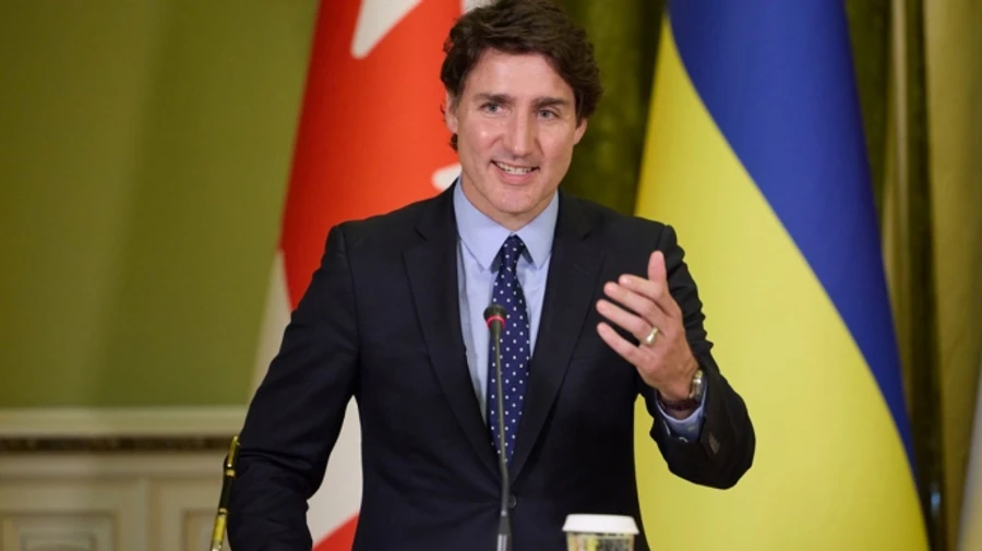 Canada to provide Ukraine with F-16 simulators and 25 armoured vehicles