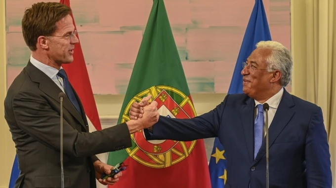 European Council and Commission presidents and NATO secretary general to attend emergency meeting on Ukraine in Paris