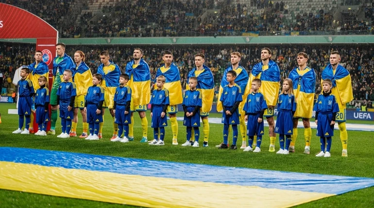 Два дебютанти та новий воротар: Україна оголосила заявку на матчі плейоф відбору на чемпіонат світу