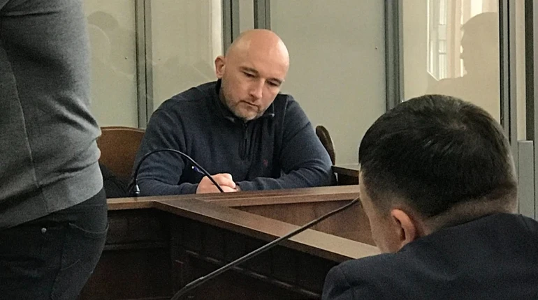Екссуддя, який збив нацгвардійця на посту, барижив квартирами  померлих – деталі нової підозри