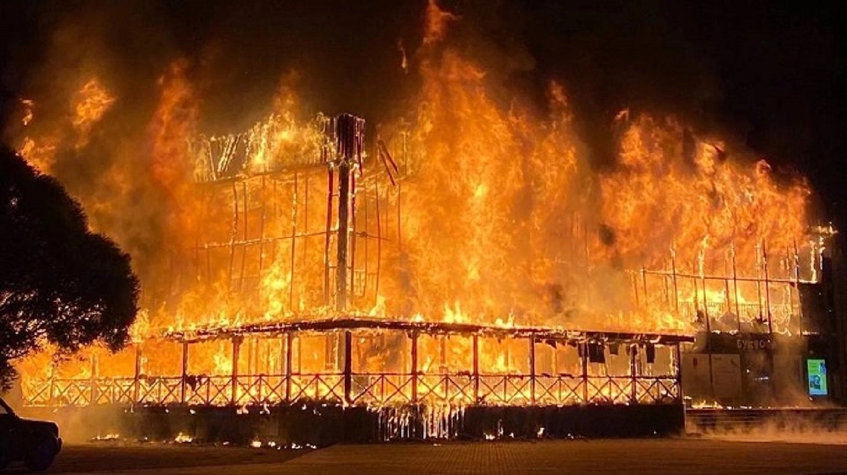 Russian authorities report fire at oil depot in Belgorod Oblast ...