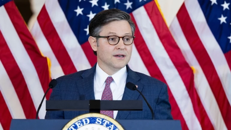 Спікер Джонсон обговорює допомогу Україні з Білим домом і поїде консультуватись до Трампа