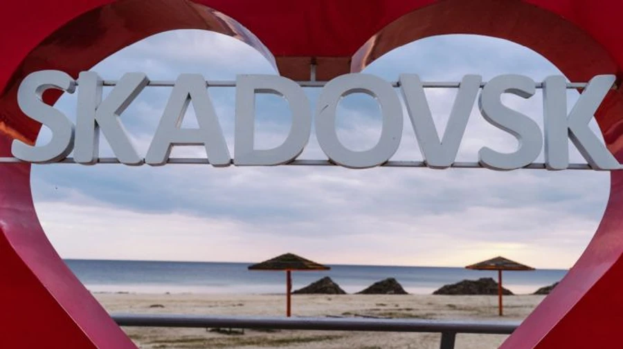 Pro-Ukrainian family evacuates from occupied Skadovsk