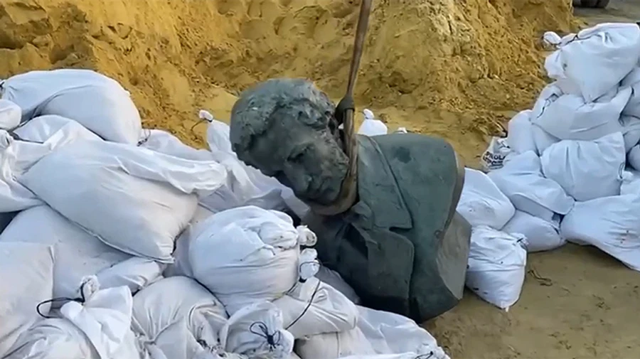 У Харкові демонтували погруддя Пушкіна 