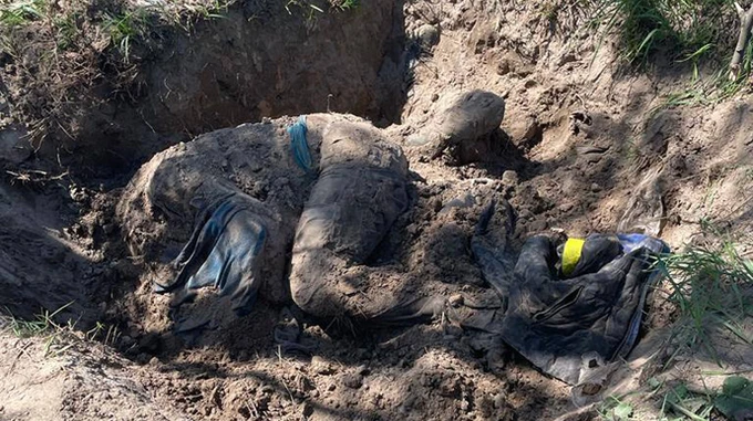 Біля Макарова знайшли ще три тіла: вбиті пострілами в голову