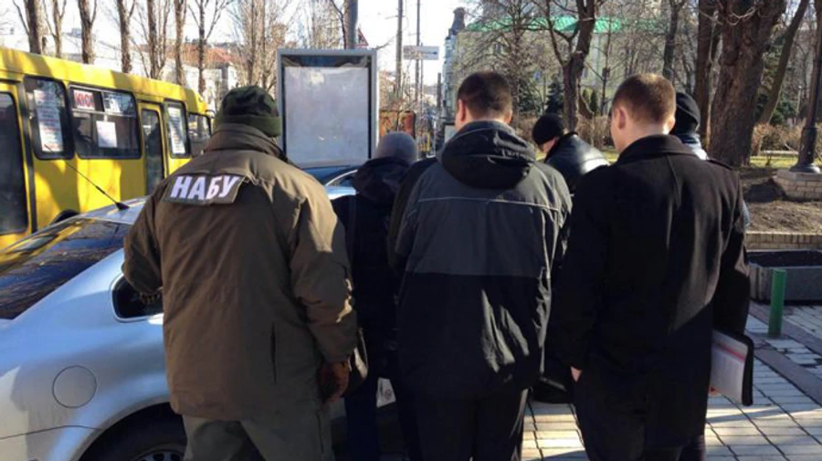 Детективи спіймали колишнього прокурора, який ховався від в'язниці 