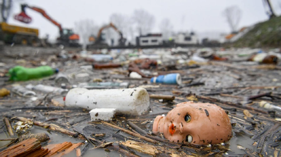 Мусор, мигрировавший по Тисе в Венгрию, имеет румынское происхождение – экоинспекция