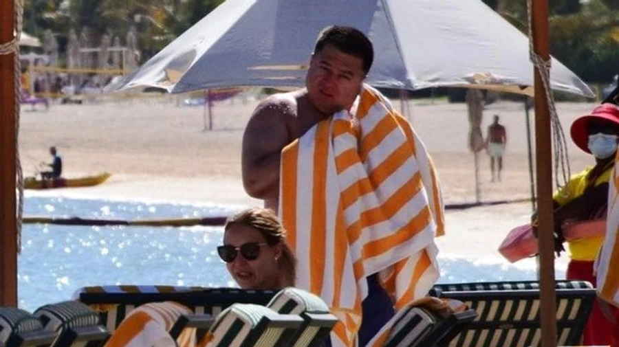 Глава КС отдыхает в ОАЭ, но говорит: не так роскошно, как писали СМИ