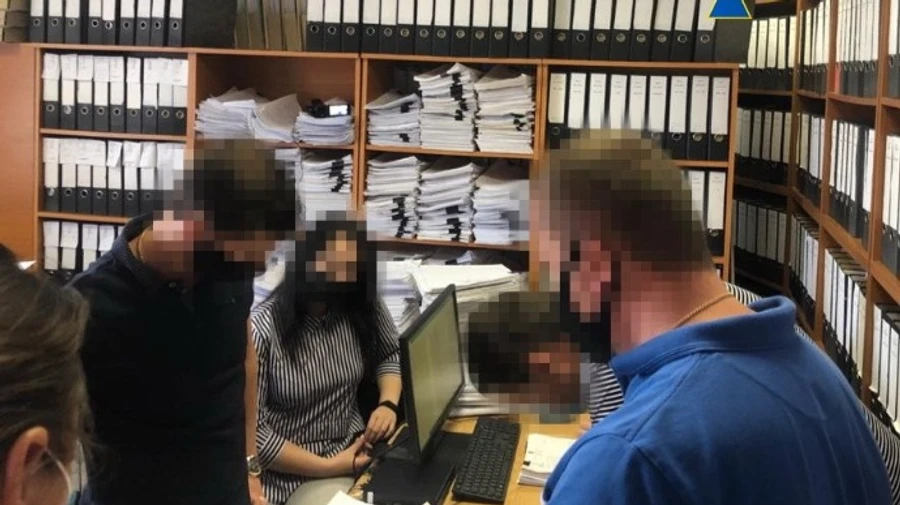 СБУ провела обыски в мэрии Днепра: незаконно раздали землю на 1,5 млрд