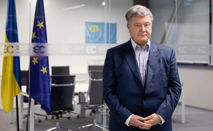 Защита Порошенко обжаловала привод в суд в 5 инстанциях