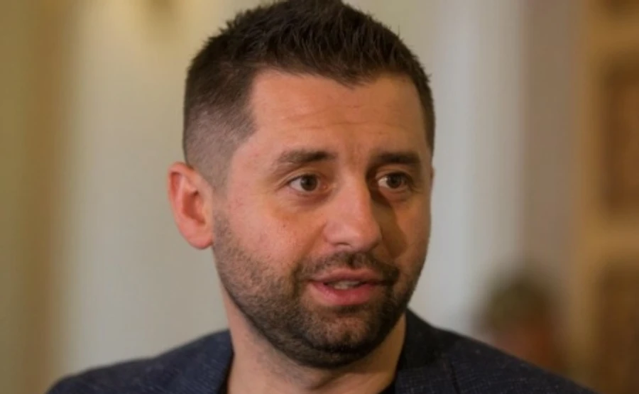 Рада планирует внеочередное заседание по децентрализации – Арахамия