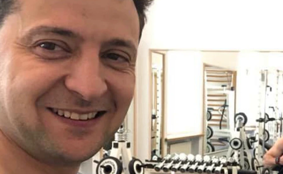 Зеленський у спортзалі на Банковій: Хоч гантелі не вкрали