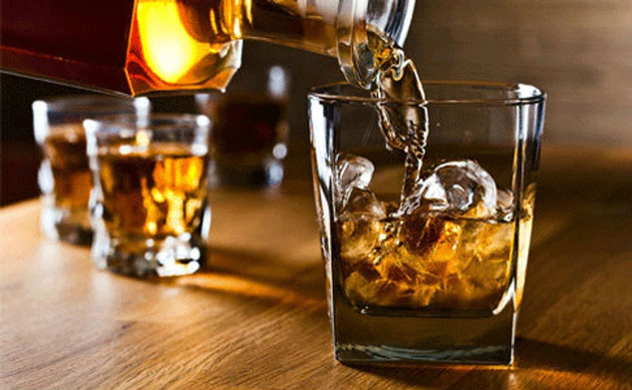 Стало відомо, жителі яких країн ЄС найбільше витрачають на алкоголь