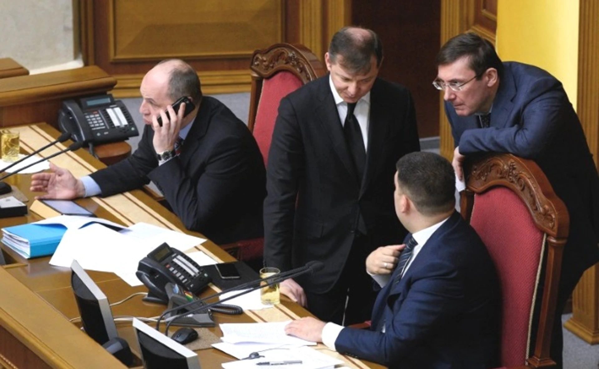 Раби з мандатом, або Кінець децентралізації влади