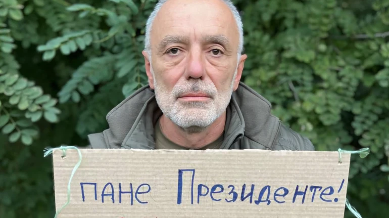 Касьянов, подразделение которого расформировали, идет на Майдан