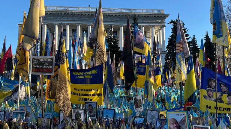 Як упорядкувати стихійний меморіал воїнам на Майдані: голова УІНП Алфьоров озвучив пропозиції